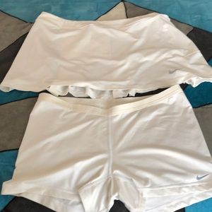 Nike gold skirt with shorts use once butt too big